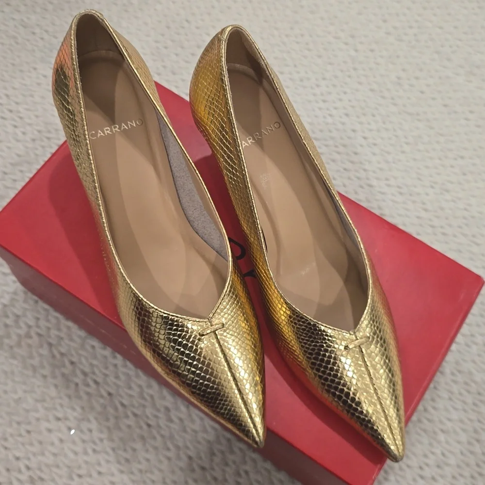 CARRANO Natalia Leather Pump. Size 7. 2.75-inch heels. - Picture 3 of 6